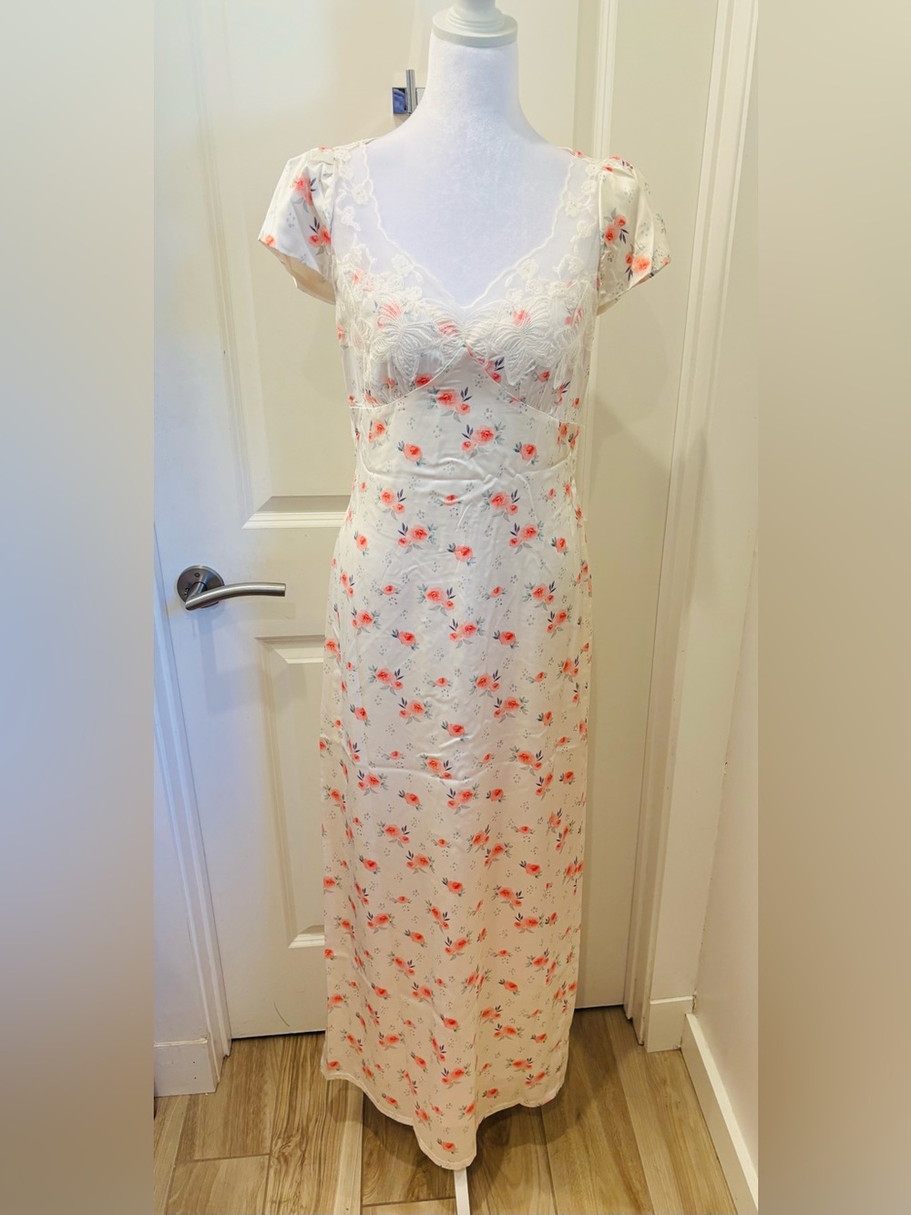 NWT EDIT by Nine Cream Floral Butterfly Lace Trim Maxi Dress - M